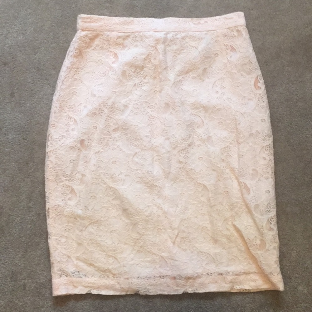 H&M lace pencil skirt